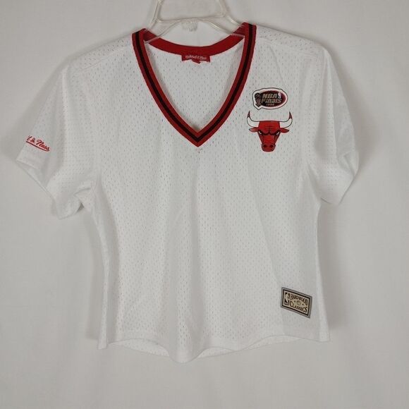 Mitchell & Ness Chicago Bulls Women’s White Air Me - Picture 1 of 6